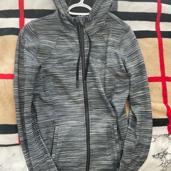 Lululemon jacket - Picture 1 of 2